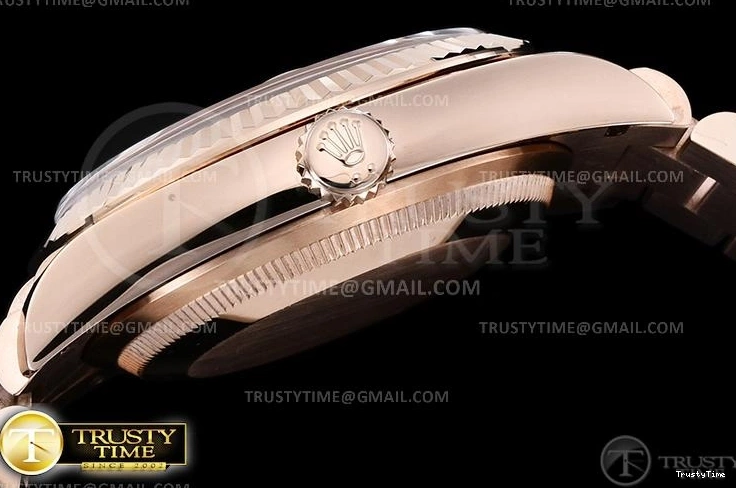 1202 RDD0223A – DayDate 36mm Packable 702